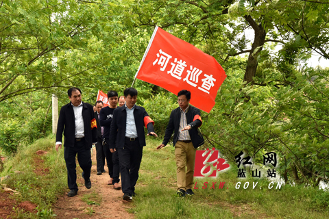 秦志军巡查河道提出护河新思路