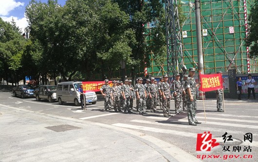 庆祝八一建军节：双牌退伍老兵走街头进社区开展禁燃宣传
